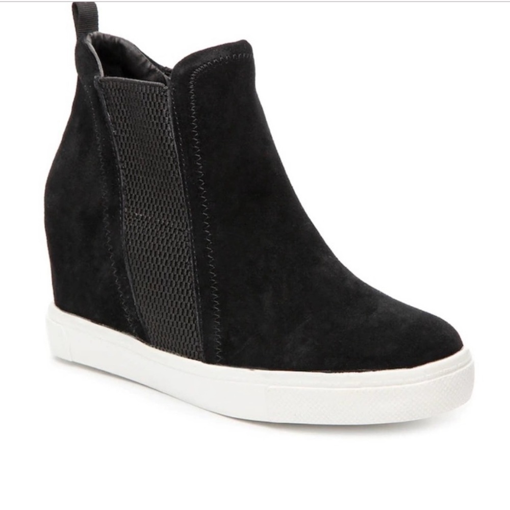 Steve Madden black sneaker wedge size 7.5
